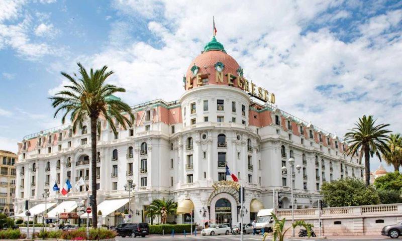 A Luxurious With Ac On Promenade Des * Nice